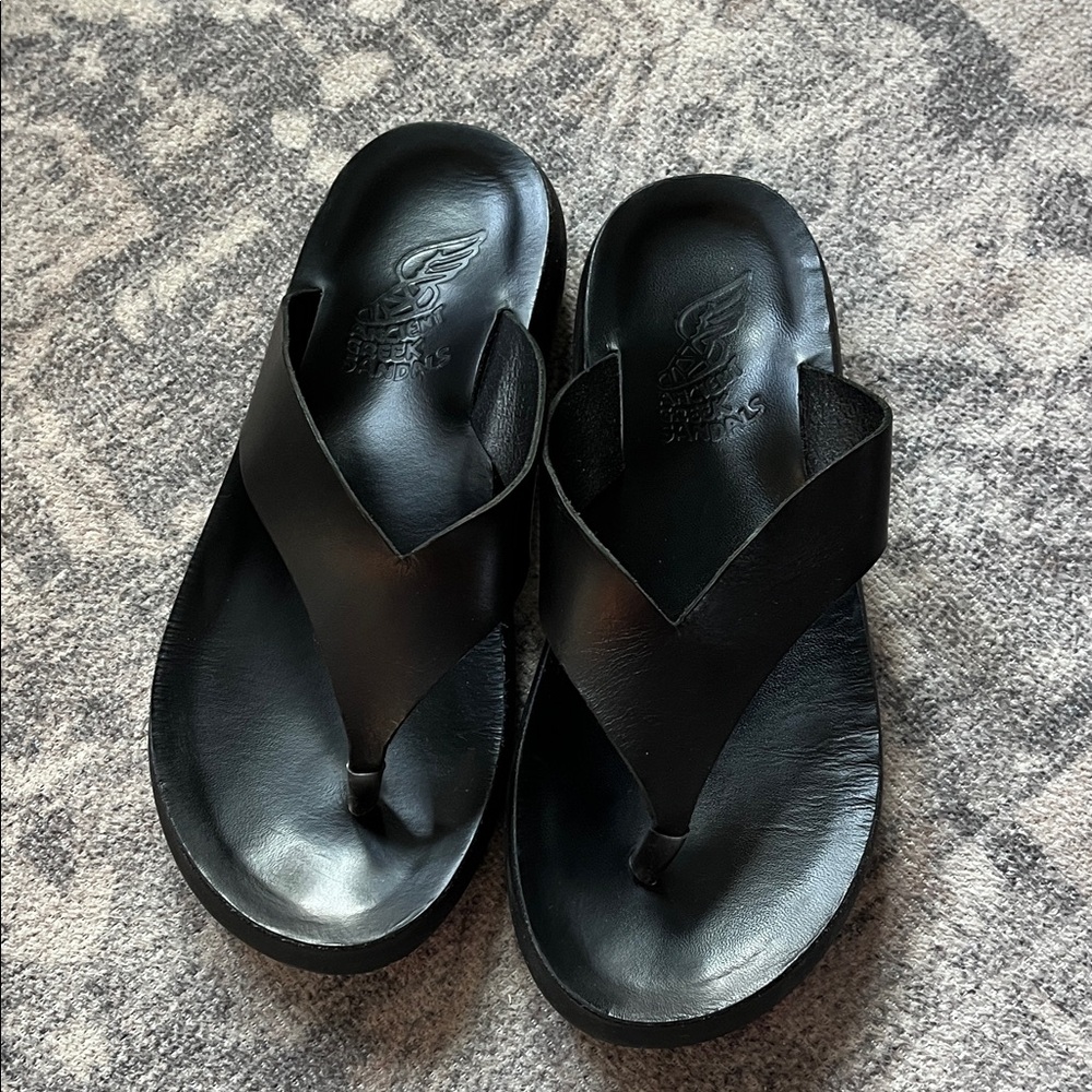Ancient Greek Sandals Black Minimalist Leather Thong Sandals - Picture 6 of 12